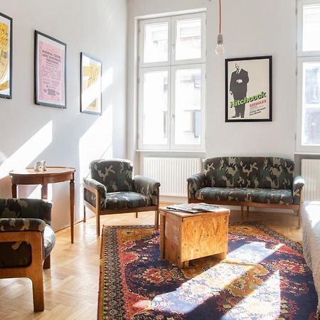 Stylishly Redecorated Apartment In Great Location 布达佩斯 外观 照片