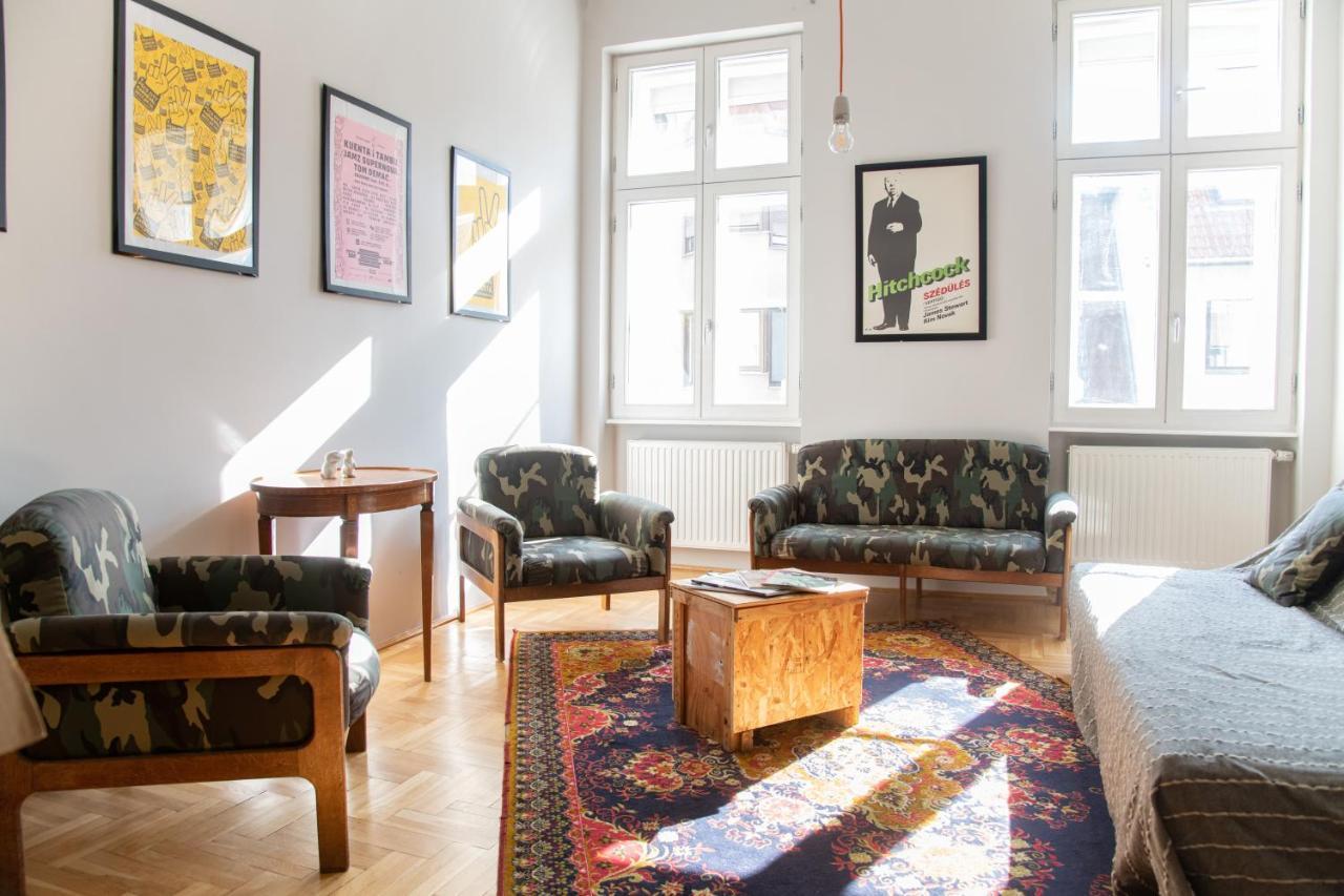 Stylishly Redecorated Apartment In Great Location 布达佩斯 外观 照片